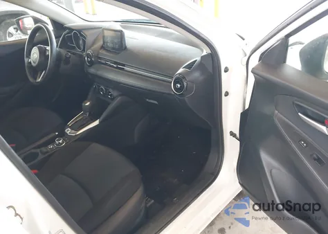 2020 Toyota Yaris Le z USA, uszkodzony, nr VIN 3MYDLBJV8LY702268